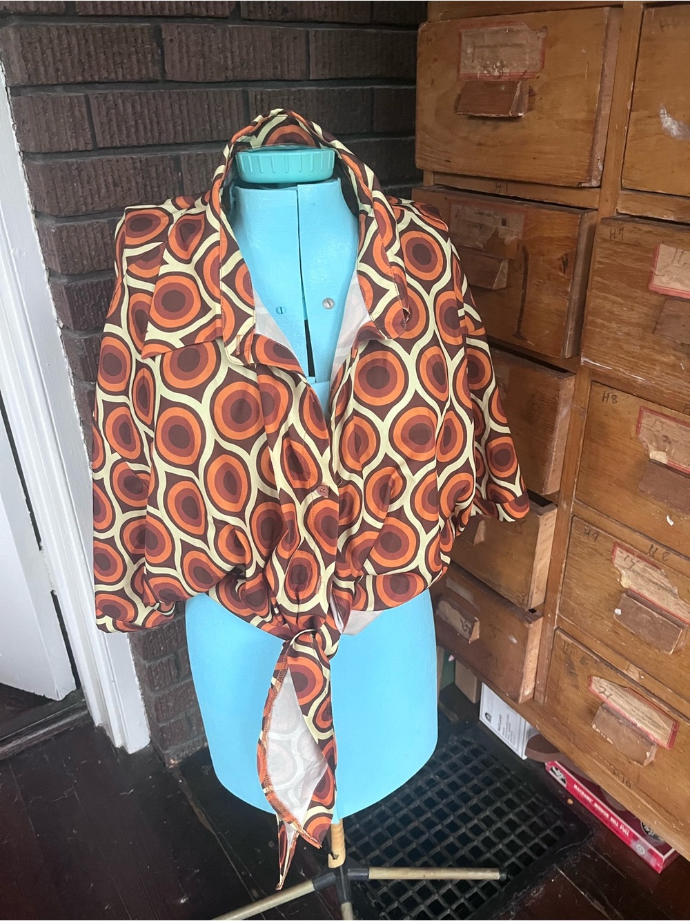 Cider Retro Circle Print Tie-Front Top in Brown & Orange